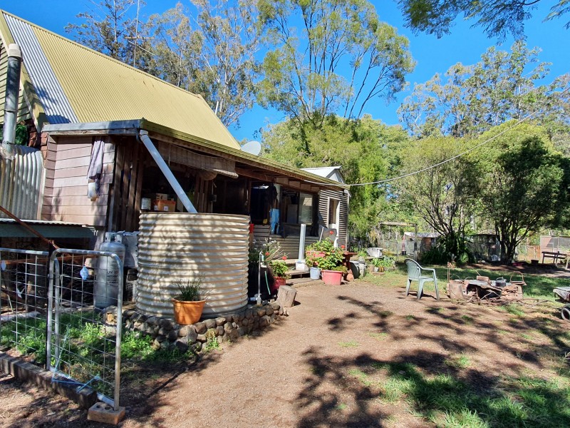 67  ENID COURT, Blackbutt QLD 4306