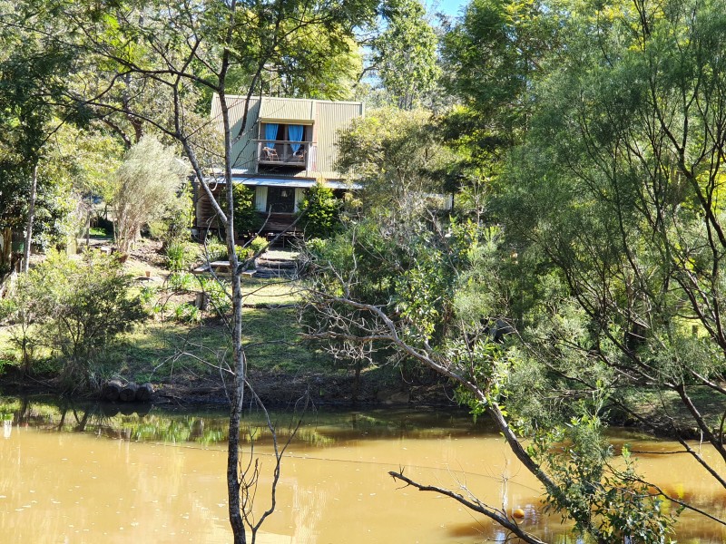 67  ENID COURT, Blackbutt QLD 4306