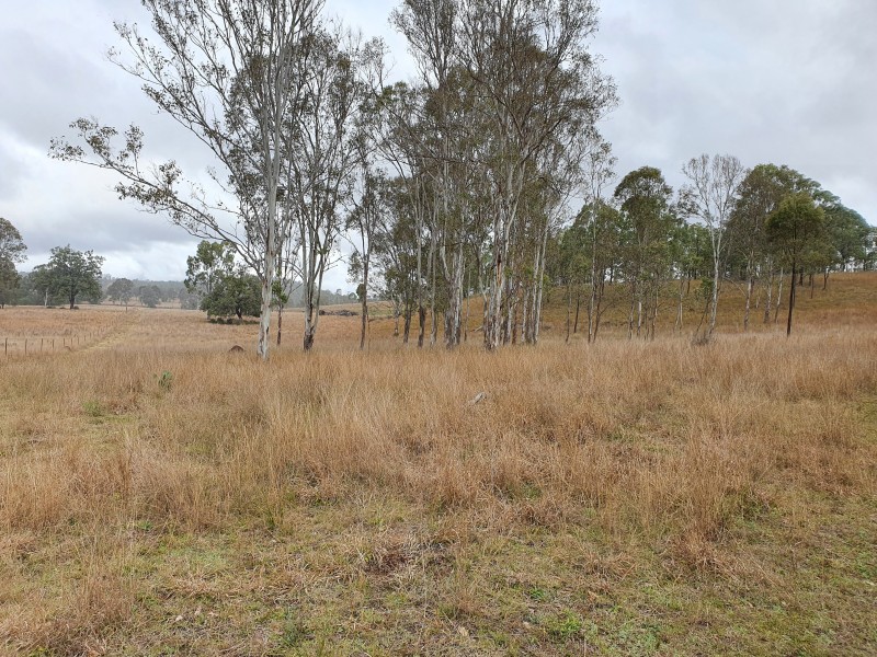 12 McRae Road, Emu Creek QLD 4355