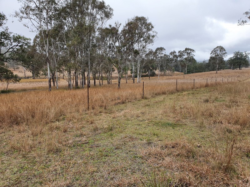 12 McRae Road, Emu Creek QLD 4355