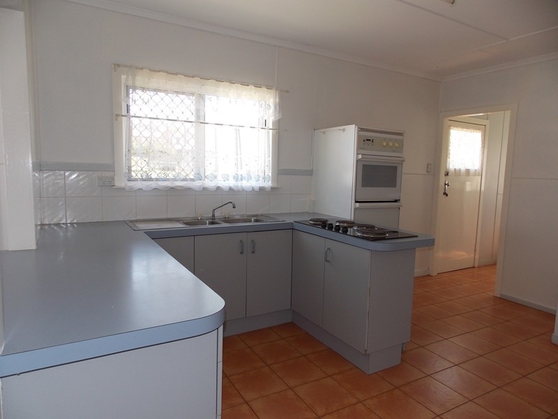 25 Margaret Street, Yarraman QLD 4614
