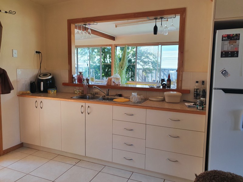 4 Creek Street, Blackbutt QLD 4306