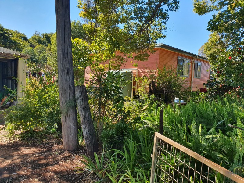4 Creek Street, Blackbutt QLD 4306