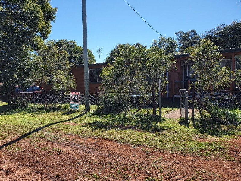 4 Creek Street, Blackbutt QLD 4306