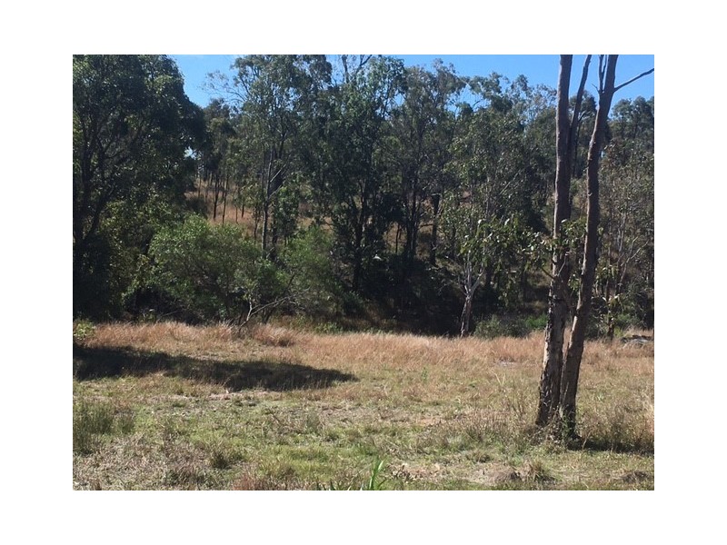 83 Stretton Drv, Blackbutt QLD 4306