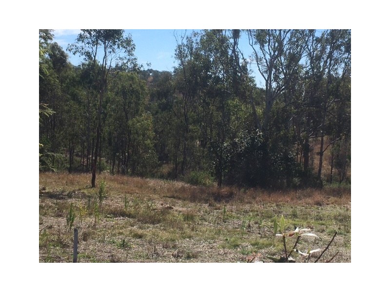 83 Stretton Drv, Blackbutt QLD 4306