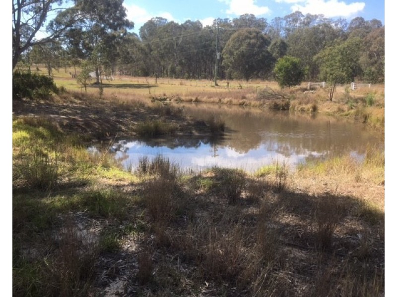 6 Emerson Rd, Blackbutt QLD 4306