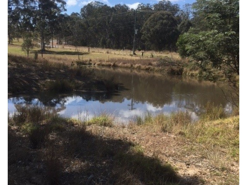 6 Emerson Rd, Blackbutt QLD 4306