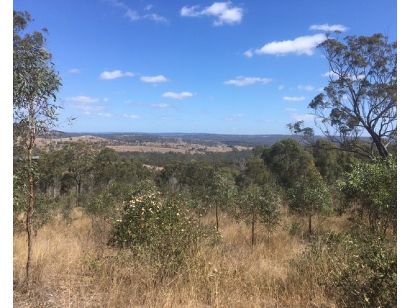 6 Emerson Rd, Blackbutt QLD 4306