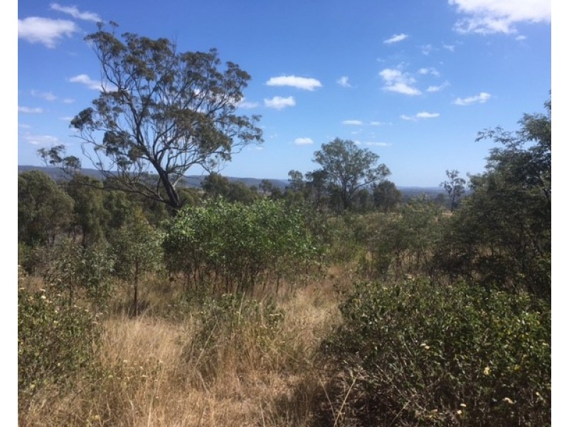 6 Emerson Rd, Blackbutt QLD 4306