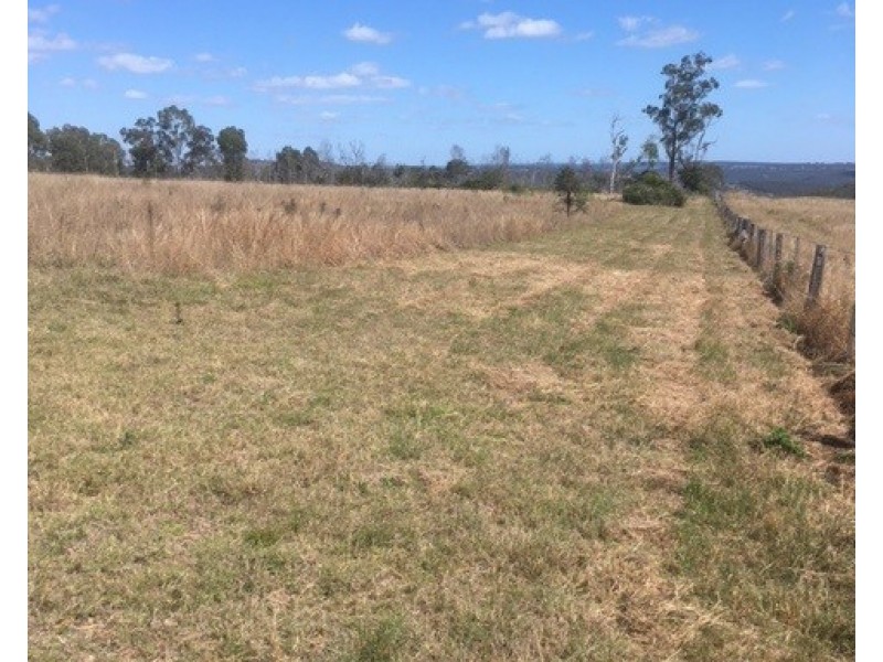 6 Emerson Rd, Blackbutt QLD 4306