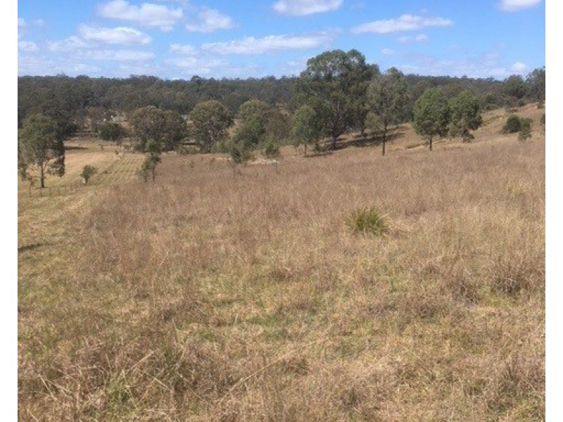 6 Emerson Rd, Blackbutt QLD 4306