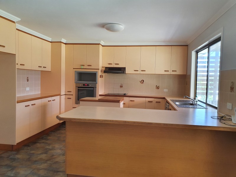 8 FERN STREET, Blackbutt QLD 4306