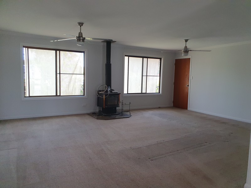 8 FERN STREET, Blackbutt QLD 4306