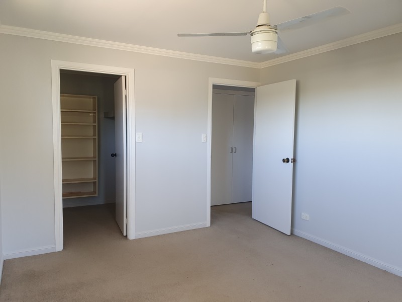 8 FERN STREET, Blackbutt QLD 4306