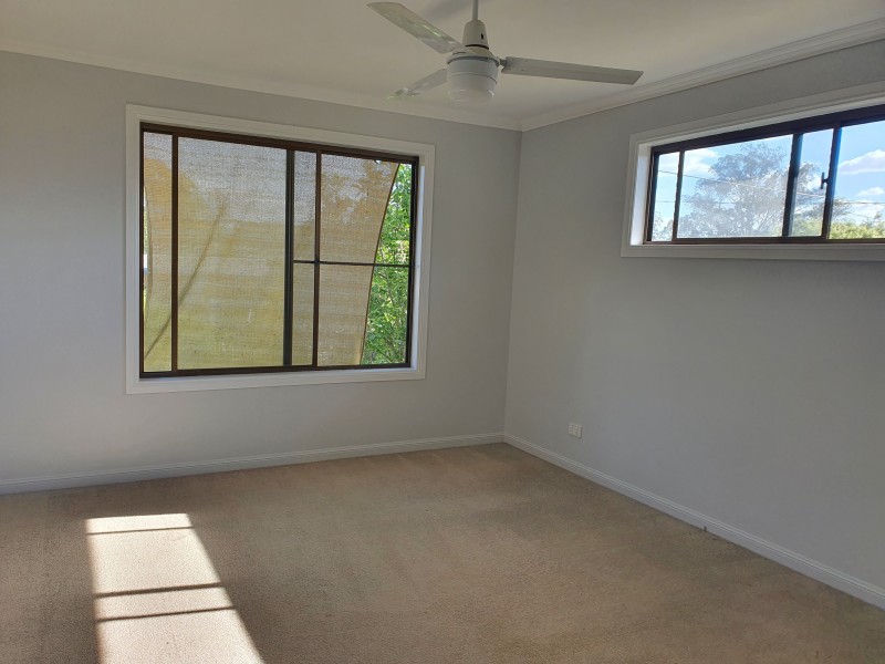 8 FERN STREET, Blackbutt QLD 4306