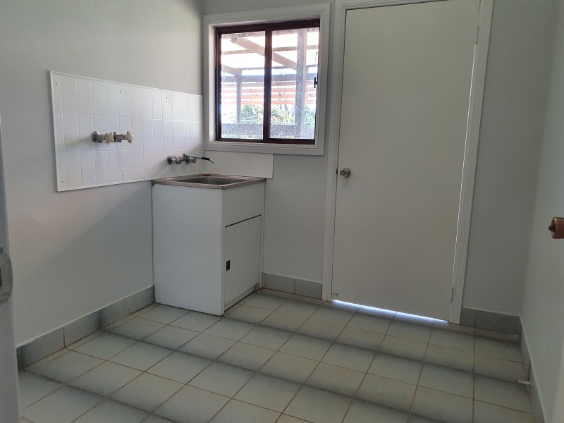 8 FERN STREET, Blackbutt QLD 4306