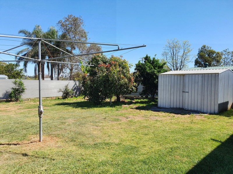 8 FERN STREET, Blackbutt QLD 4306