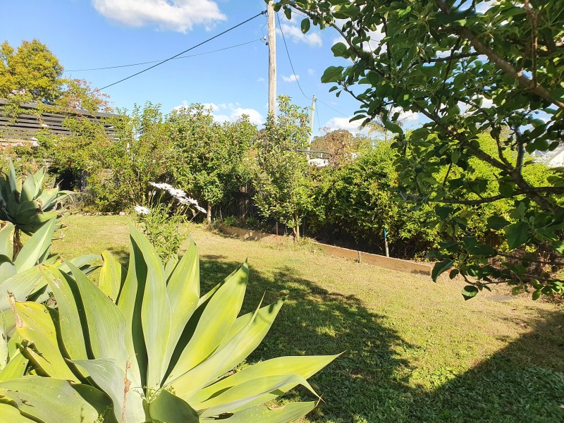 8 FERN STREET, Blackbutt QLD 4306