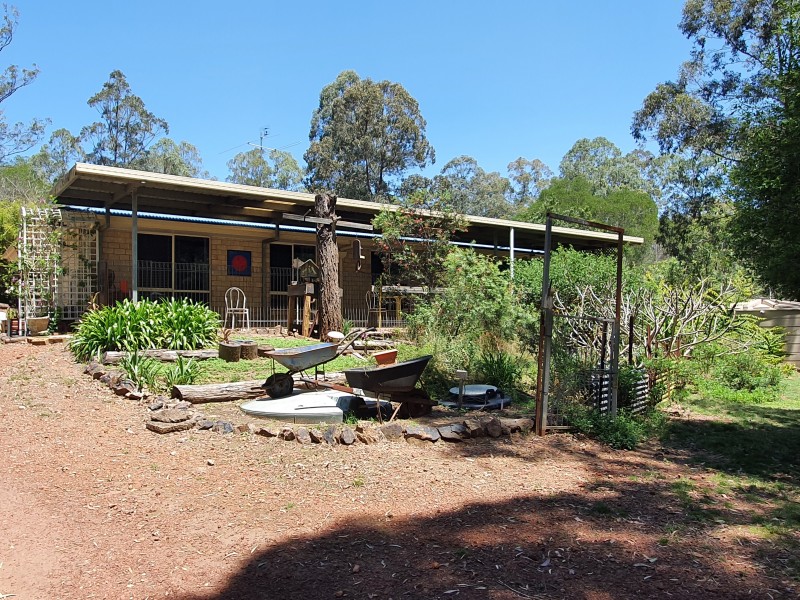 17 GRANTS ROAD, Benarkin QLD 4306