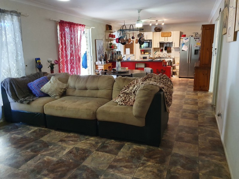 17 GRANTS ROAD, Benarkin QLD 4306