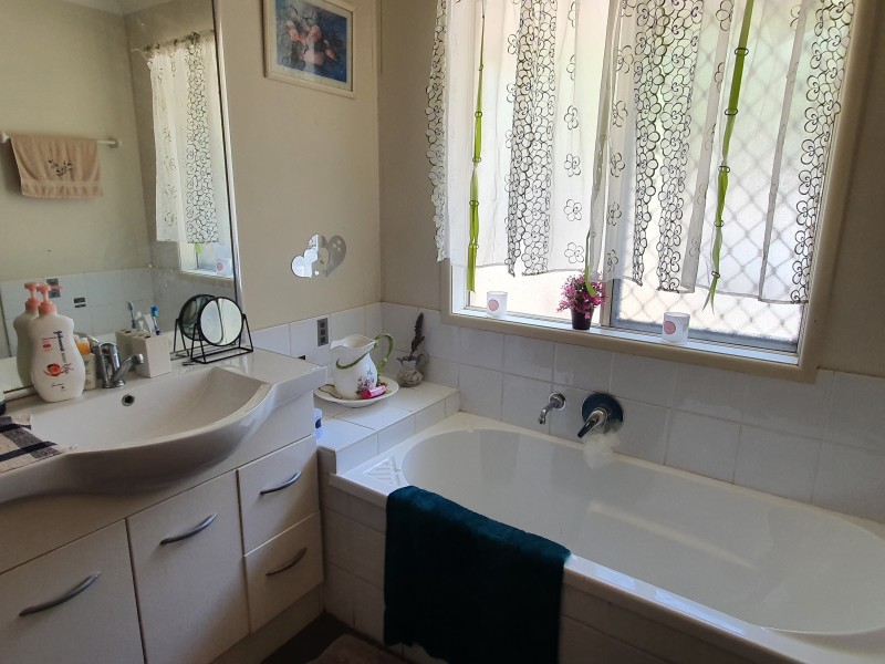 17 GRANTS ROAD, Benarkin QLD 4306