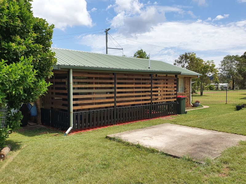 15 Morris Street, Blackbutt QLD 4306