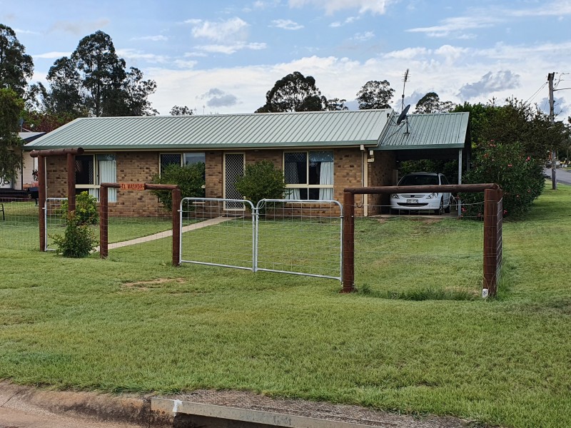 15 Morris Street, Blackbutt QLD 4306