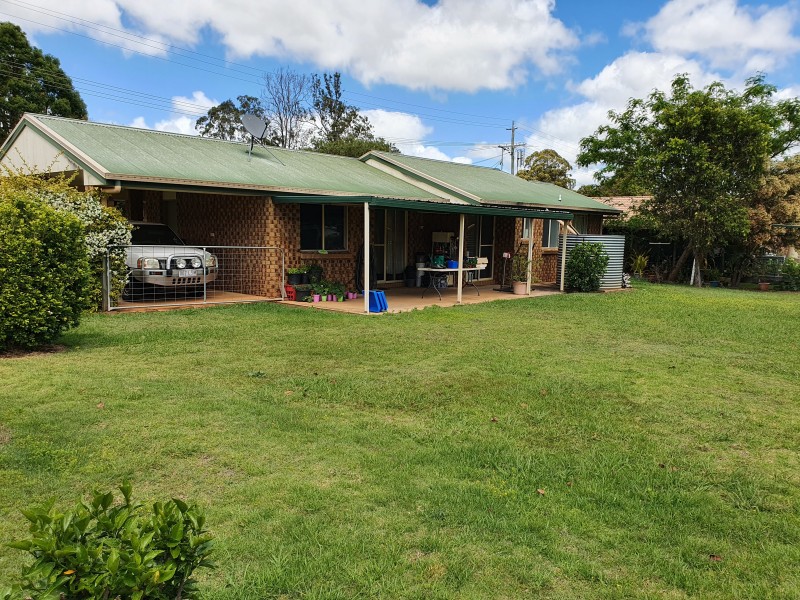 10 Crofton Street, Blackbutt QLD 4306