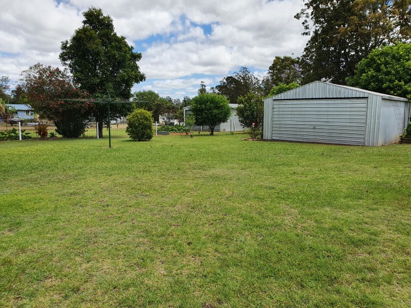 10 Crofton Street, Blackbutt QLD 4306