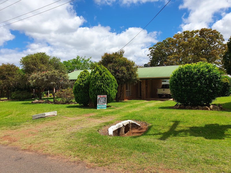 10 Crofton Street, Blackbutt QLD 4306