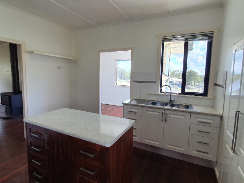 38 Stretton Drive, Blackbutt QLD 4306