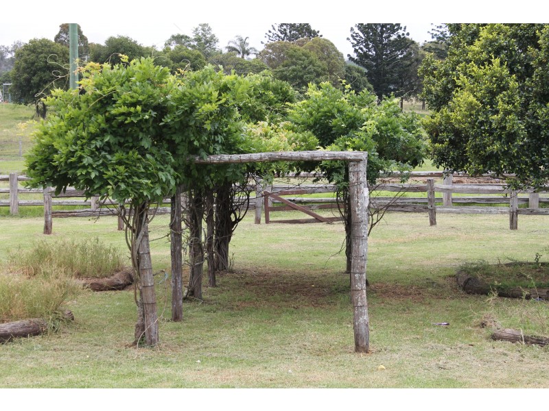 657 New England Highway, Yarraman QLD 4614