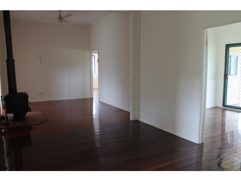 657 New England Highway, Yarraman QLD 4614