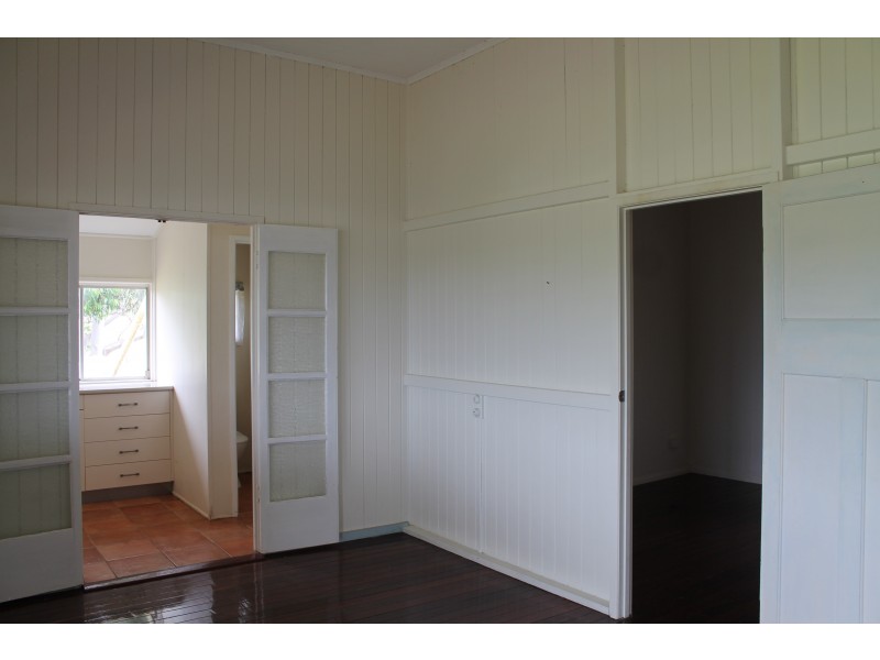 657 New England Highway, Yarraman QLD 4614
