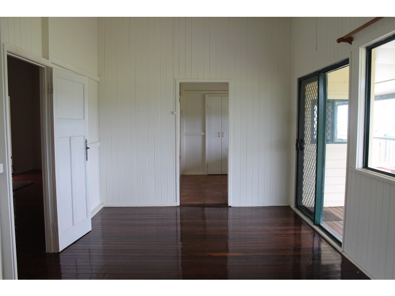 657 New England Highway, Yarraman QLD 4614