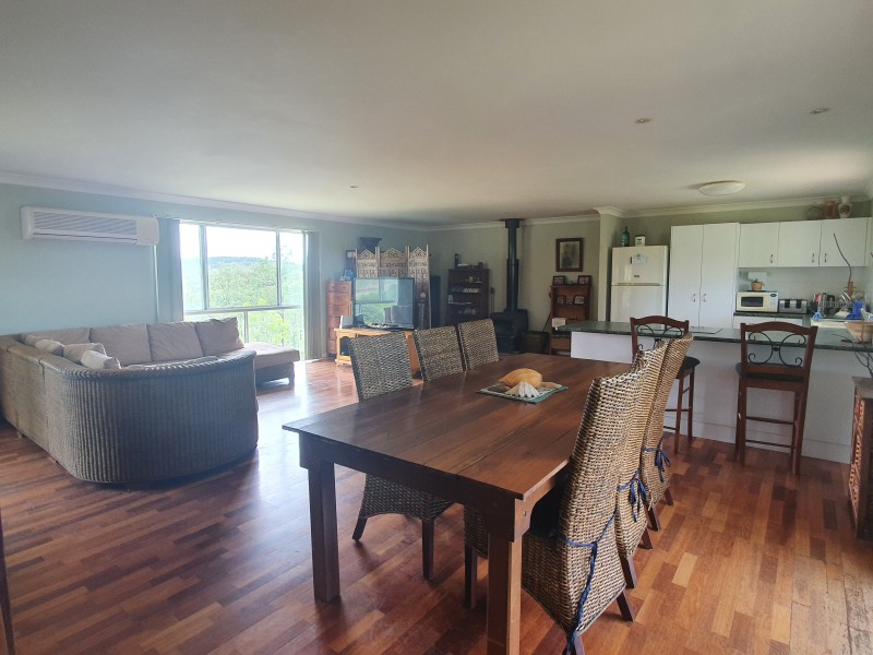 199 Stretton Drive, Blackbutt QLD 4306