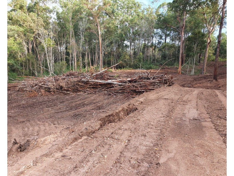 4 60 Cameron Road, Blackbutt QLD 4306