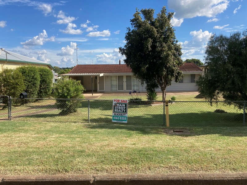 4 Davies Street, Yarraman QLD 4614