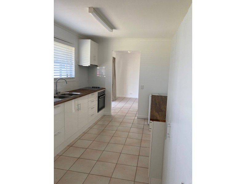 4 Davies Street, Yarraman QLD 4614