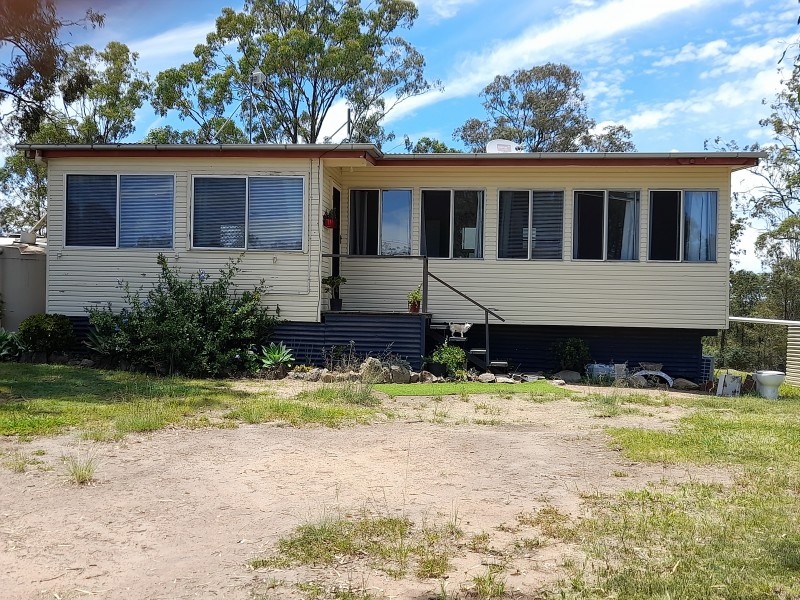 27 Stretton Drive, Blackbutt QLD 4306