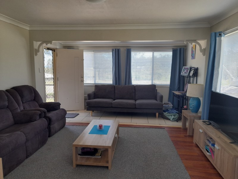 27 Stretton Drive, Blackbutt QLD 4306