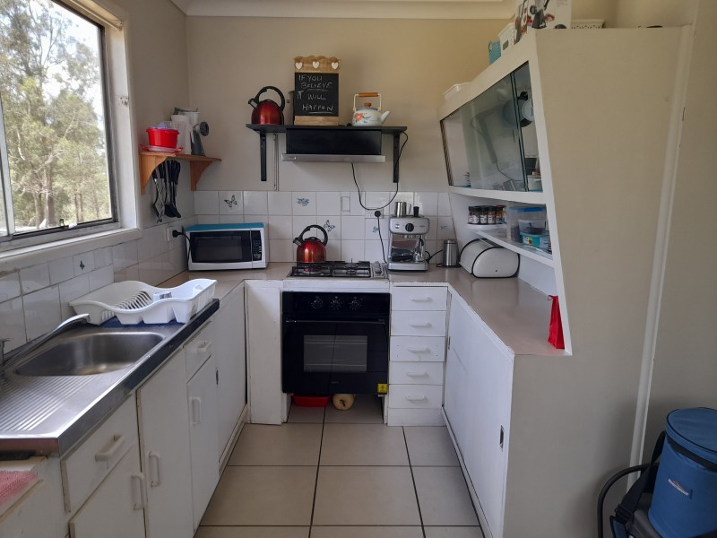 27 Stretton Drive, Blackbutt QLD 4306