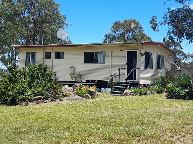 27 Stretton Drive, Blackbutt QLD 4306