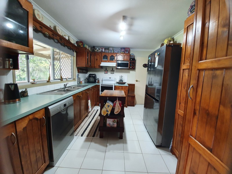 74 Greenhills Drive, Blackbutt QLD 4306