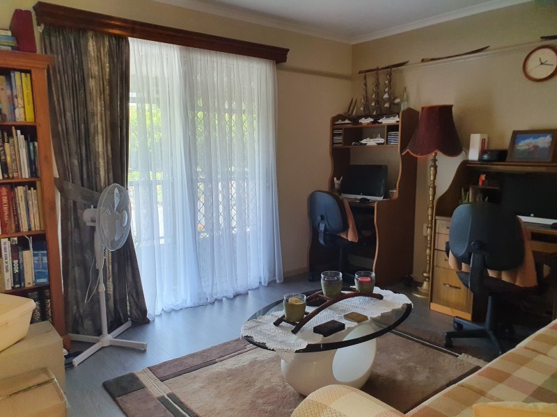 74 Greenhills Drive, Blackbutt QLD 4306