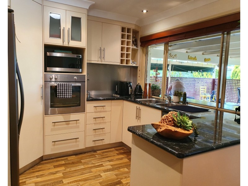 10 HART STREET, Blackbutt QLD 4306