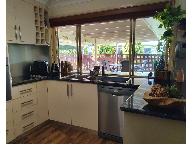 10 HART STREET, Blackbutt QLD 4306