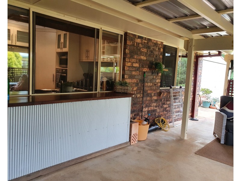 10 HART STREET, Blackbutt QLD 4306