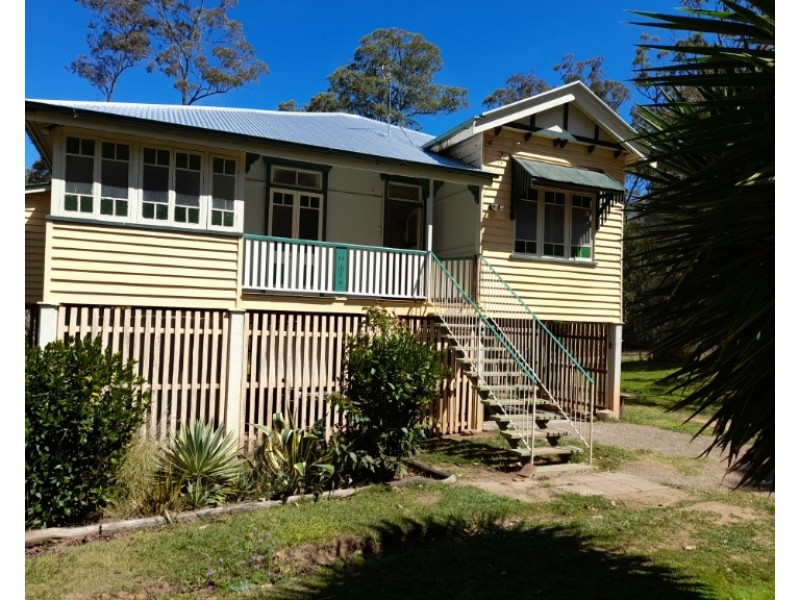 372 CRUMPTON DRIVE, Blackbutt QLD 4306